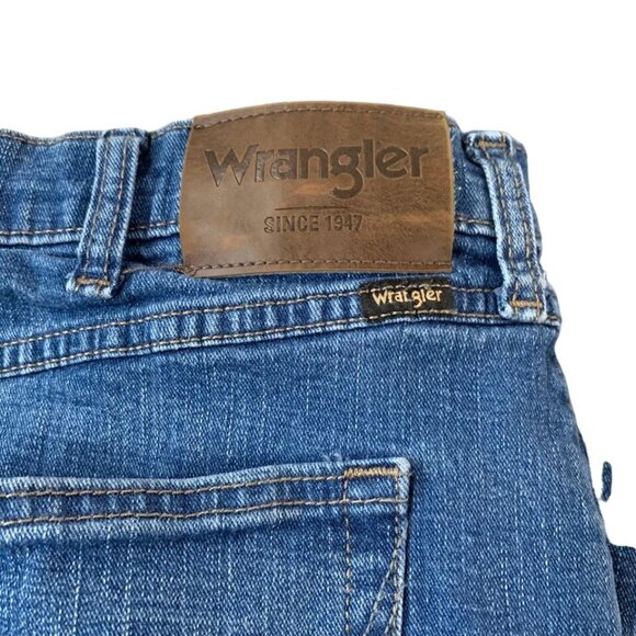 Wrangler Jeans Men’s Size 40x32 Relaxed Fit Western Style Denim Cowboy Rancher - Picture 3 of 10
